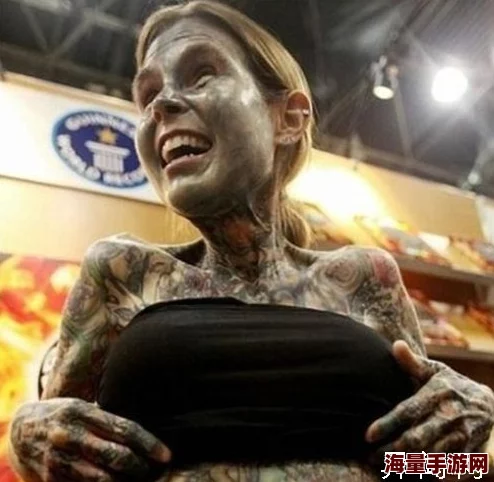 亚洲女人初尝黑人巨大，震撼瞬间令人难以置信，感受种族间激情的碰撞与新奇体验！