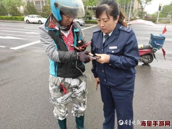 只穿一件外套坐公交车，竟引发全城围观，众人争相猜测背后故事！