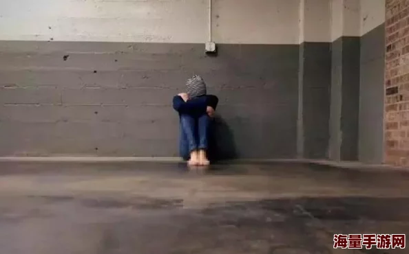 晚上一个人看的亏亏，竟然让无数网友感同身受，背后隐藏的真相令人震惊！