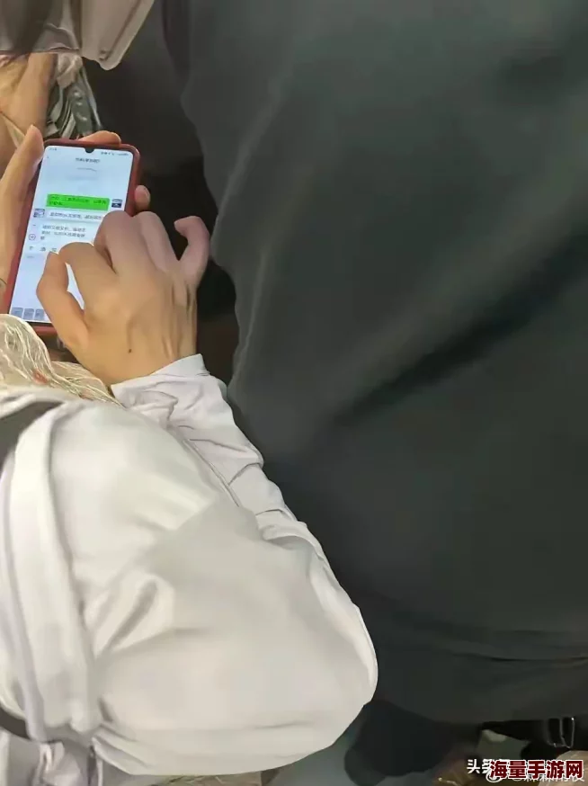 国产盗摄女厕美女嘘嘘在线观看，最新动态曝光：视频流出引发热议，网友纷纷讨论隐私与安全问题