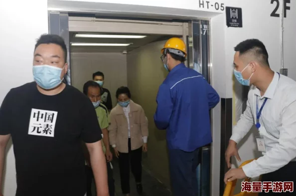 扒开老师？狂揉？视频App引发热议，用户纷纷讨论其内容和影响，平台面临监管压力与道德争议