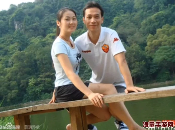 国产精品柳州莫菁身材四，网友纷纷表示其身材曲线优美，令人羡慕，同时也对其个人魅力赞不绝口
