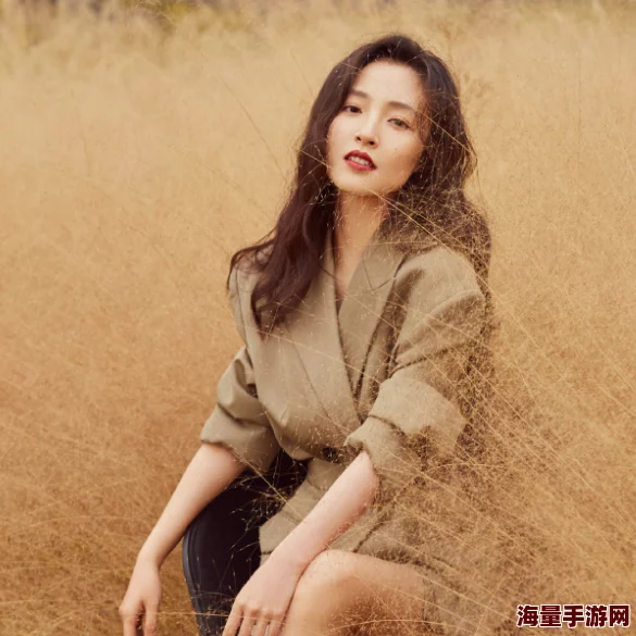2020欧美华裔艳星xxxx：网友纷纷表示对其作品的评价两极分化，既有支持者也有反对声音，引发热议
