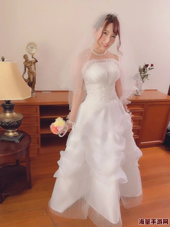 波多野结衣办公室秘书:最新动态揭示她在职场中的新挑战与机遇,粉丝们对她的表现充满期待 波多野结衣办公室秘书:最新动态揭示她在职场中的新挑战与机遇,粉丝们对她的表现充满期待