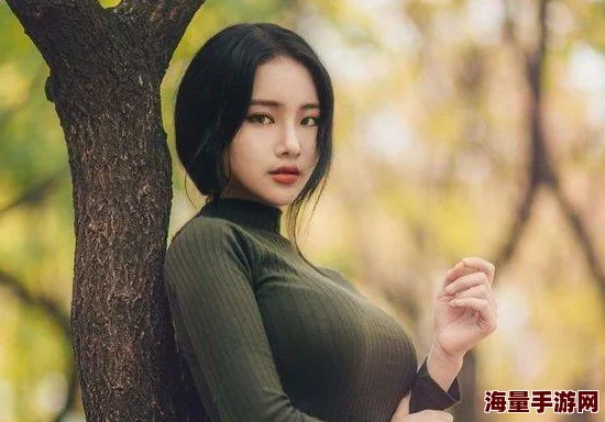 国产丰满美女做爰：最新动态引发热议，网友纷纷讨论其在社交平台上的表现与影响力
