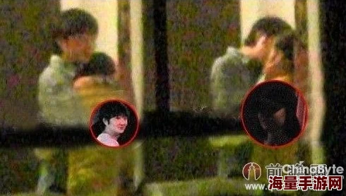 在激情的瞬间，你的紧致与湿润让我沉醉，仿佛被深深夹住，无法自拔的欲望交织着心跳