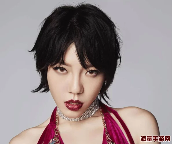 欧美亚色图小妇人