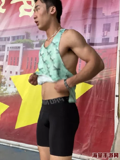 腹肌体育生连喷浓精文富贵不还乡，心系故土情深厚，回馈家乡共发展