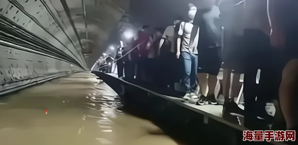 文轩车文两人在昏暗的车厢内紧紧相拥感受着彼此的温度 文轩车文两人在昏暗的车厢内紧紧相拥感受着彼此的温度