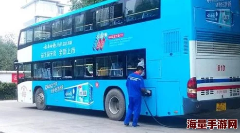 公交车破了两个六年事故调查陷入僵局警方呼吁知情人士提供线索 公交车破了两个六年事故调查陷入僵局警方呼吁知情人士提供线索