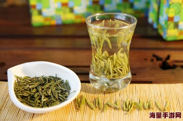 在年代文里当绿茶女王该书近日在网络上引发热议，读者纷纷分享自己的阅读体验与感悟
