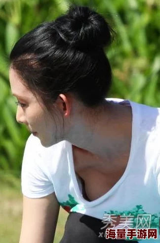 朱竹青拨开胸罩露出奶头直播意外走光画面被紧急切断粉丝截图疯传 朱竹青拨开胸罩露出奶头直播意外走光画面被紧急切断粉丝截图疯传