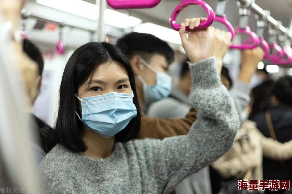 在公交车遇到咸猪手监控录像拍下全过程已提交警方 在公交车遇到咸猪手监控录像拍下全过程已提交警方