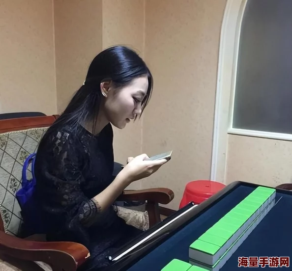 美女打扑克软件涉嫌违规提供赌博内容已被举报 美女打扑克软件涉嫌违规提供赌博内容已被举报