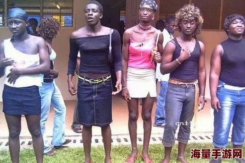 欧美巨茎人妖据称在某地下表演场所活动警方已介入调查 欧美巨茎人妖据称在某地下表演场所活动警方已介入调查