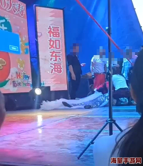 欧美巨茎人妖据称在某地下表演场所活动警方已介入调查 欧美巨茎人妖据称在某地下表演场所活动警方已介入调查