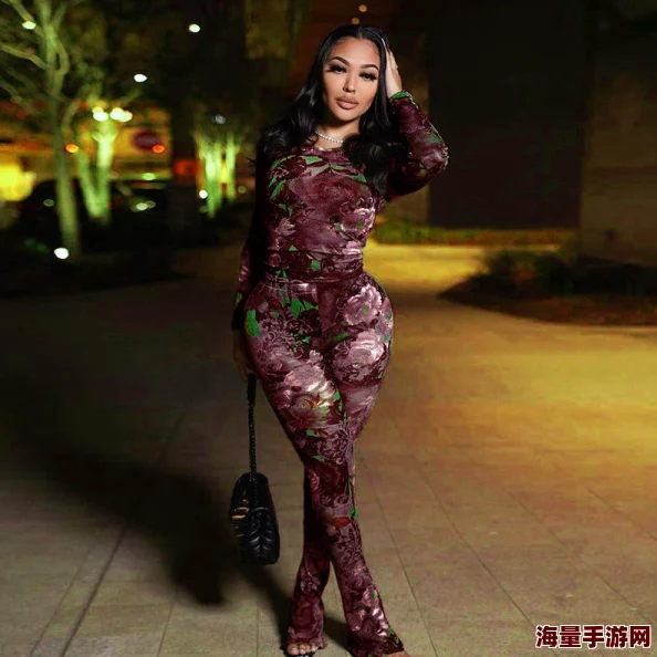 欧洲骚妇2025时尚回归引领性感蕾丝风潮